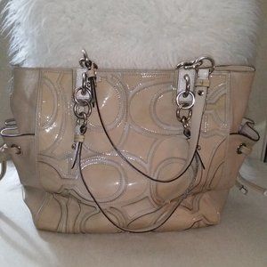 Coach 16449 Colette signature leather patent overlay in putty bag